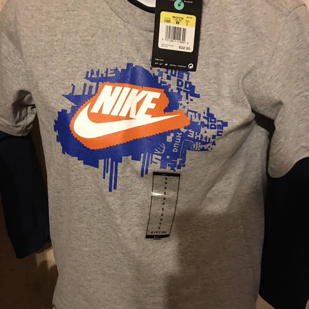 Boys Nike shirt NWT